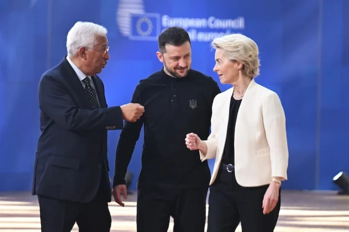 Trump ve Zelenski arasında Oval Ofis'te yaşanan gerginlik sonrası Trump yönetimi, Ukrayna’ya silah yardımı ve istihbarat paylaşımını durdurdu.