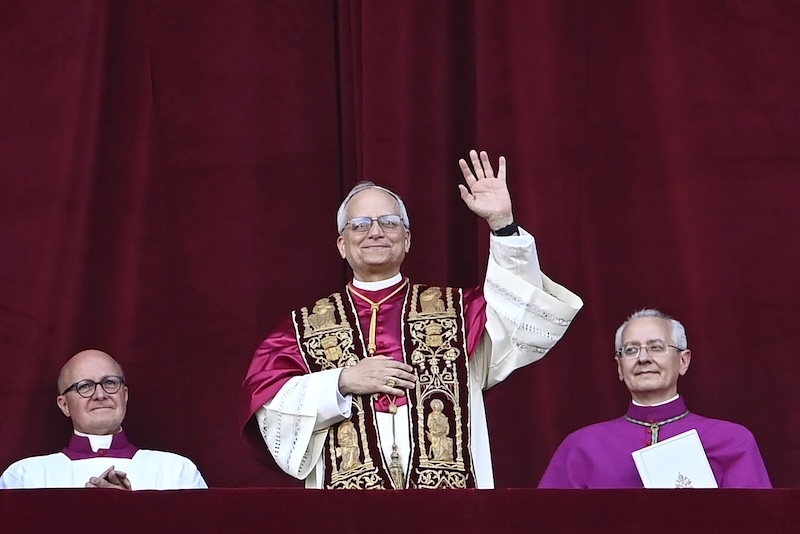 Amerikalı Kardinal Robert Francis Prevost, Papa XIV. Leo ismini alarak 267. Papa olarak seçildi.